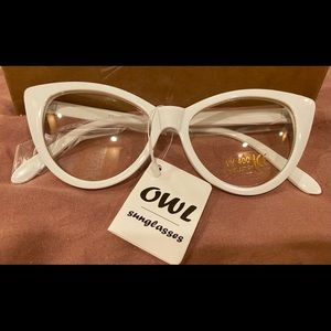 White cat eyes glasses